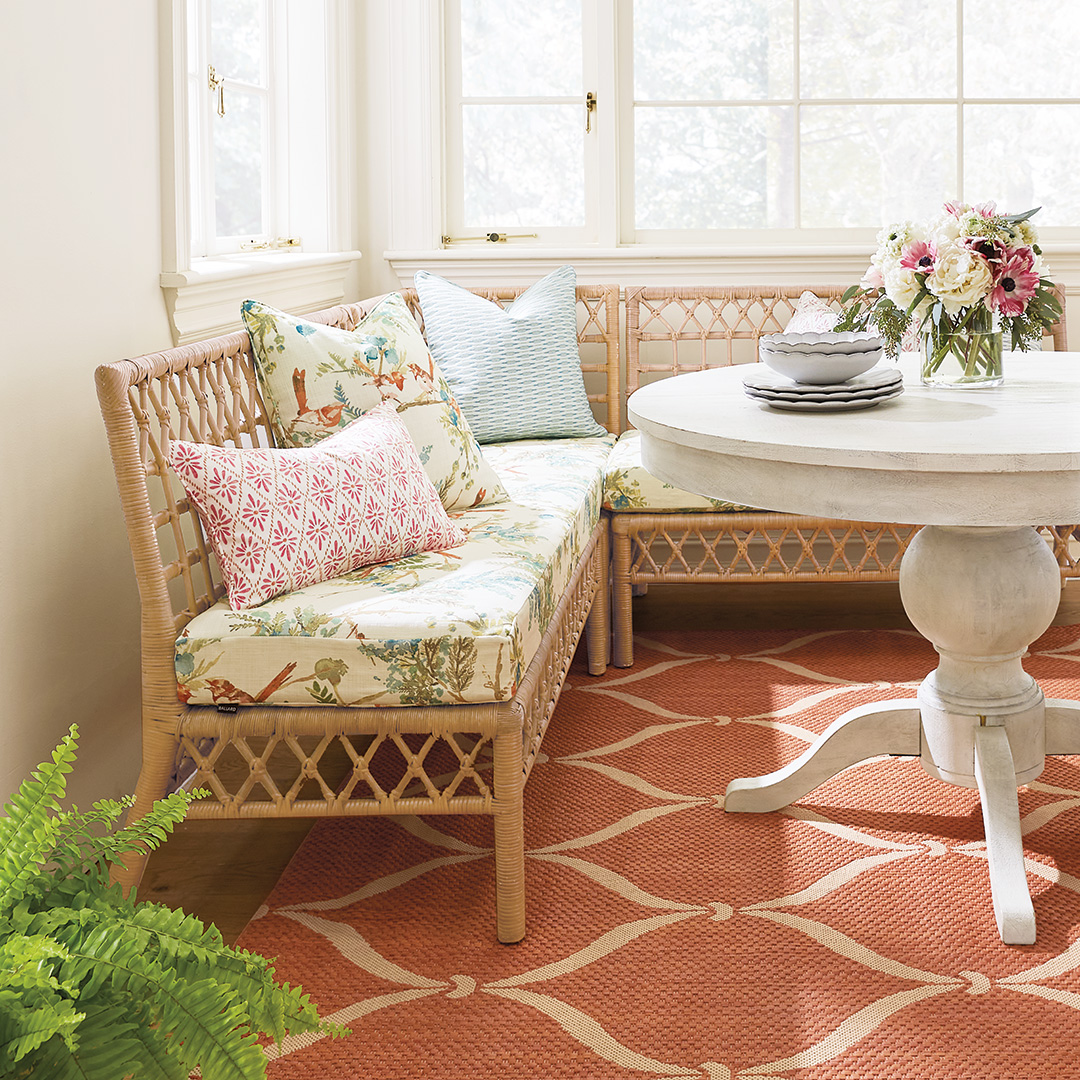 ballarddesigns's tweet image. The banquette: comfortable, functional, and customizable 👏 Read our blog on best banquette seating ideas: bit.ly/3yWSbDu

#Banquette #KitchenSeating #Dining