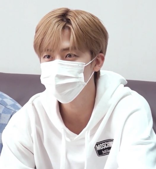 katanya sayang aku yang satu ini lagi bosen bangett, makanya cepet sembuh na biar ga bosen lagi🫶🏼