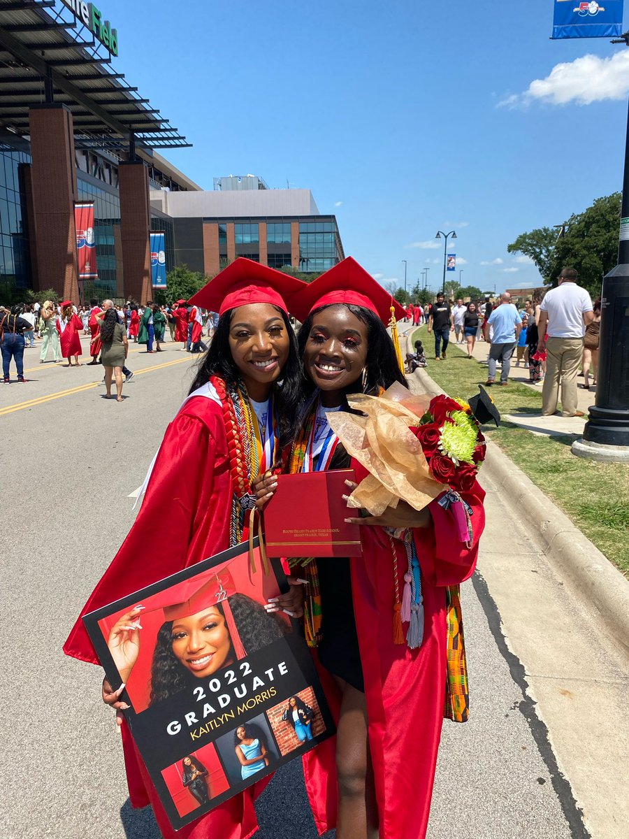 JasmineKubi's tweet photo. Imma miss my fwiends 🥺 https://t.co/7tuzdLZMHo