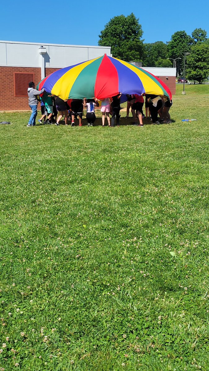 Amazing day at Field Day today with PreK, 3rd, 4th, and 5th.  Best was seeing all the big kids get so excited for the parachute!!  So many smiles and laughter!  <a href="/summithalles/">Summit Hall ES</a> <a href="/SHSuperstarsPE/">Chris Baugher</a>