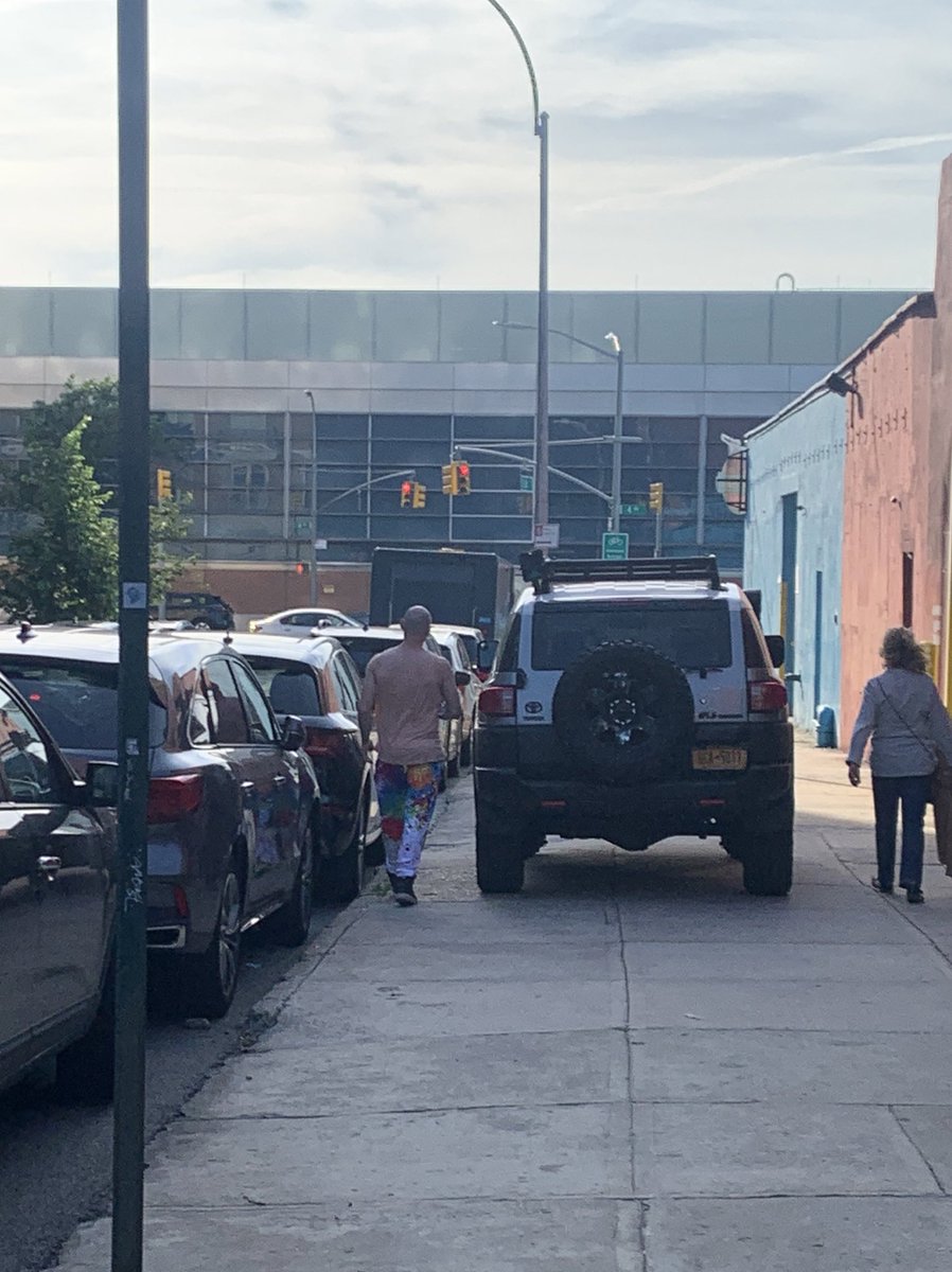 car_hunter_s's tweet photo. This piece of shit wanted to go buy some spray paint. Why not park his massive jeep on the sidewalk right in front of the store? So convenient! He knows @NYPD78Pct wouldn’t do shit. #fuckdrivers #fuckcars https://t.co/WpjCxnQpnL