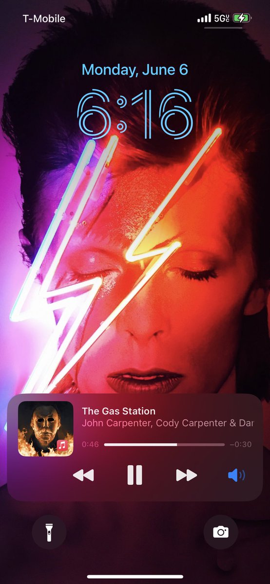 GoblinKingJosh's tweet image. Haven’t really played around with #iOS16beta1 but I gotta say I’m not a fan of a couple things off the bat. I don’t like the music bar at the bottom of the lock screen. I just looks odd. Also not a fan of the talk to text being just a small bubble when using it but t2t is better.