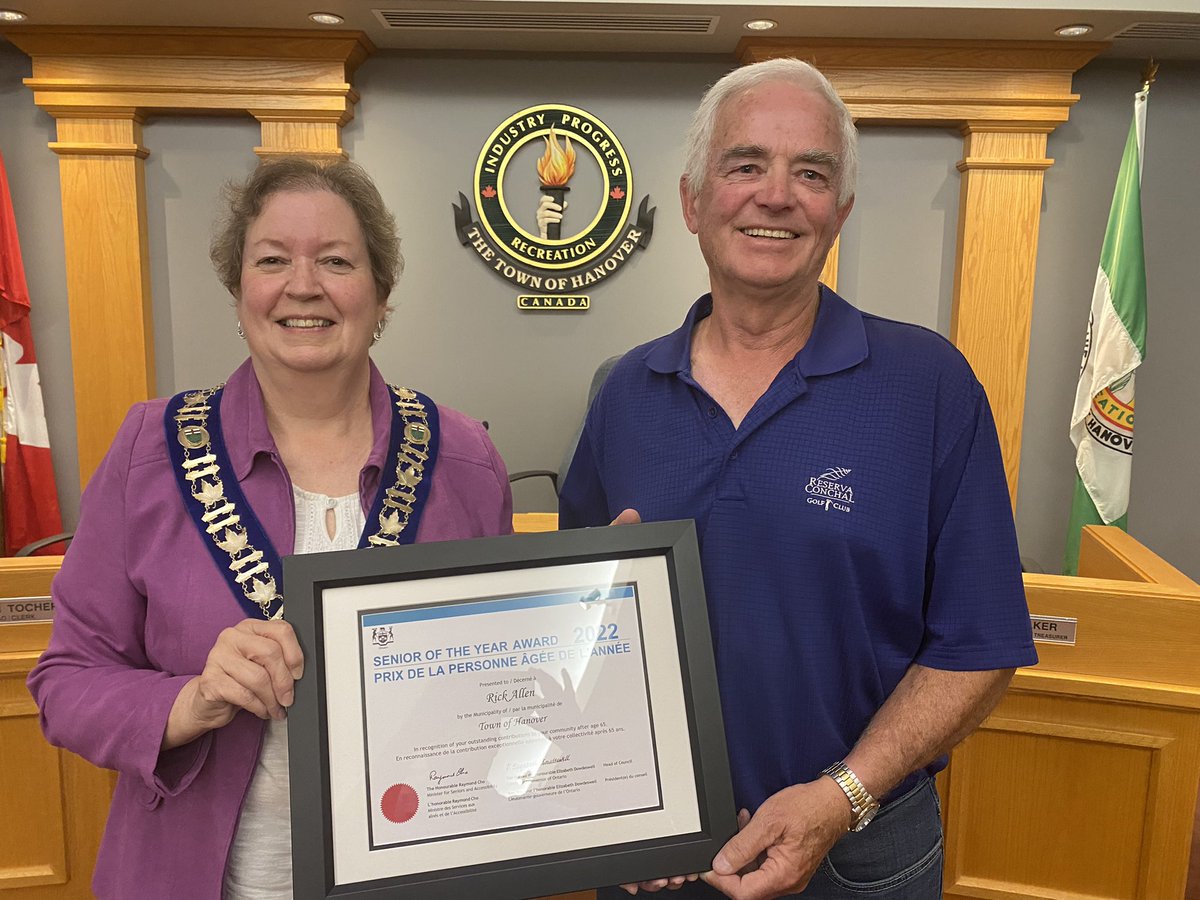 CouncilSteveF's tweet photo. Congrats to Rick Allen, on winning the 2021 @TownofHanover Senior of the Year Award.  

A great guy who i worked with through the @HanoverBarons for many years.  Was their Asst GM for a long time and did a great job.   

Also giving 35 years with the Lawn Bowling club is amazing! https://t.co/JxOYXCm2EH