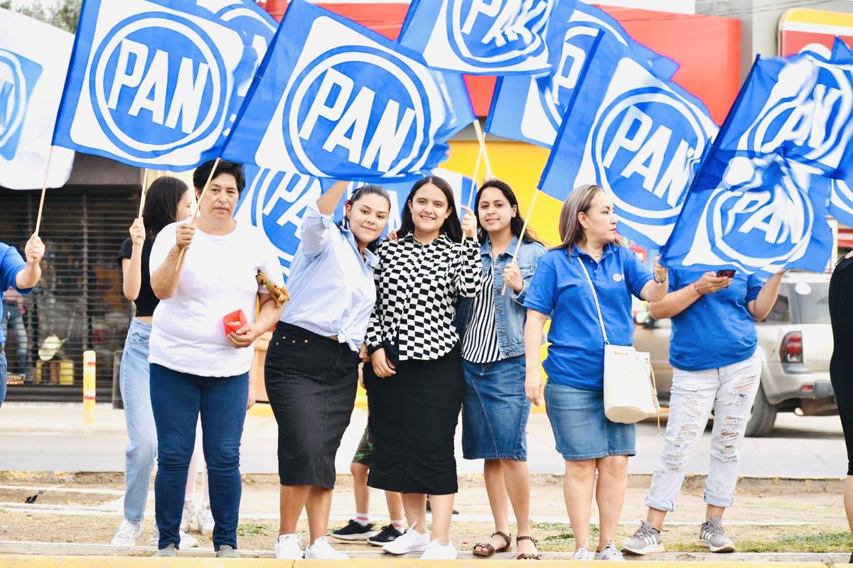 NohemiRico5's tweet photo. Los jóvenes teníamos una misión: #DefenderDurango. Se cumplió ✌🏽💙
#JovenesEnAcción #GuadalupeVictoria https://t.co/TqNY8ydf7f