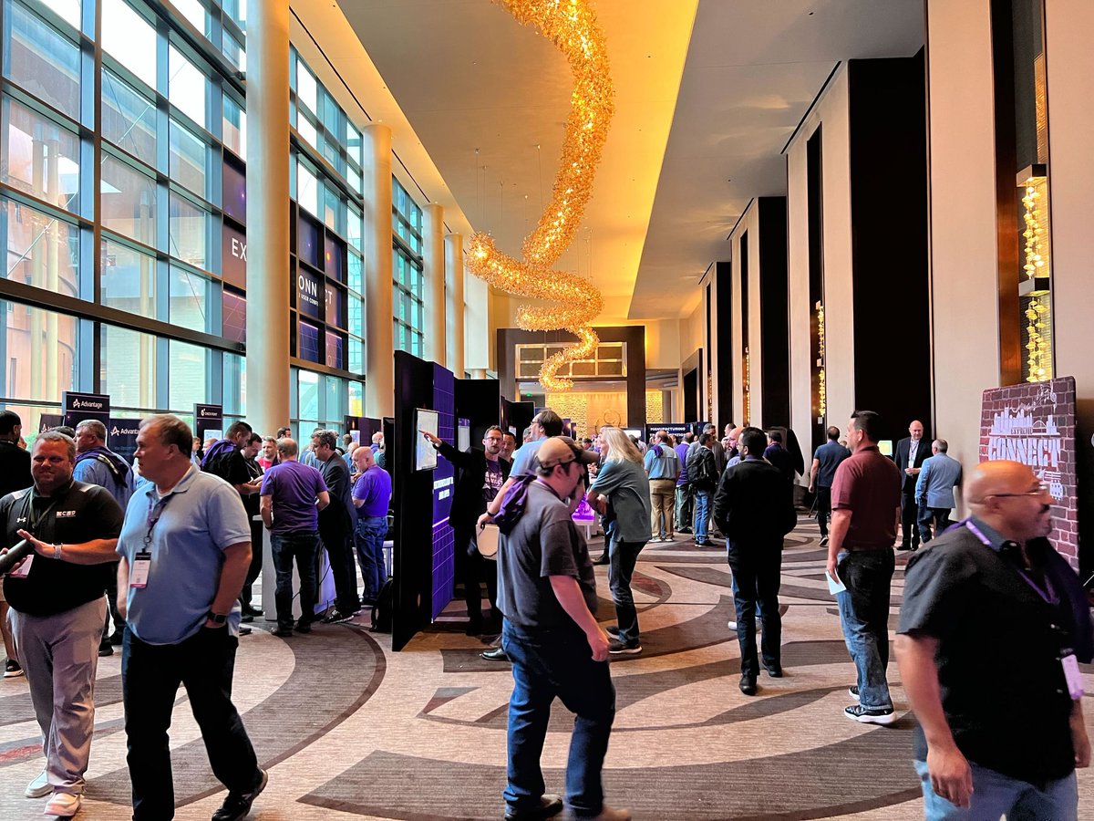 ExtremeNetworks's tweet photo. The fun has just begun! #ExtremeConnect kicked off this evening with a reception in Nashville. Tune into the livestream tomorrow to hear what's coming to ExtremeCloud. The future of networking is about to get more flexible, intelligent, &amp; secure. Register: https://t.co/KzfHTsrwg6 https://t.co/Rnej8NI7td