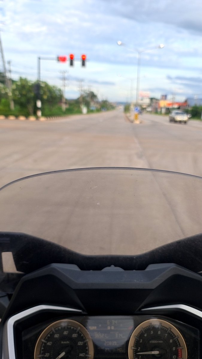 moooo_zaa's tweet photo. เลาะไหนดีวันนี้ #สกลนคร https://t.co/oA9z2uV6LM