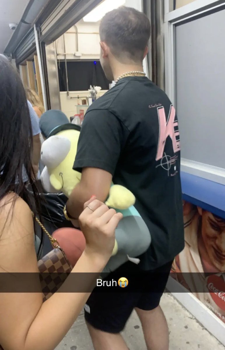 vgiordxno's tweet photo. When I asked my bf to watch my Mr. Poopybutthole and he held it the entire night https://t.co/DVXZlxNNRH