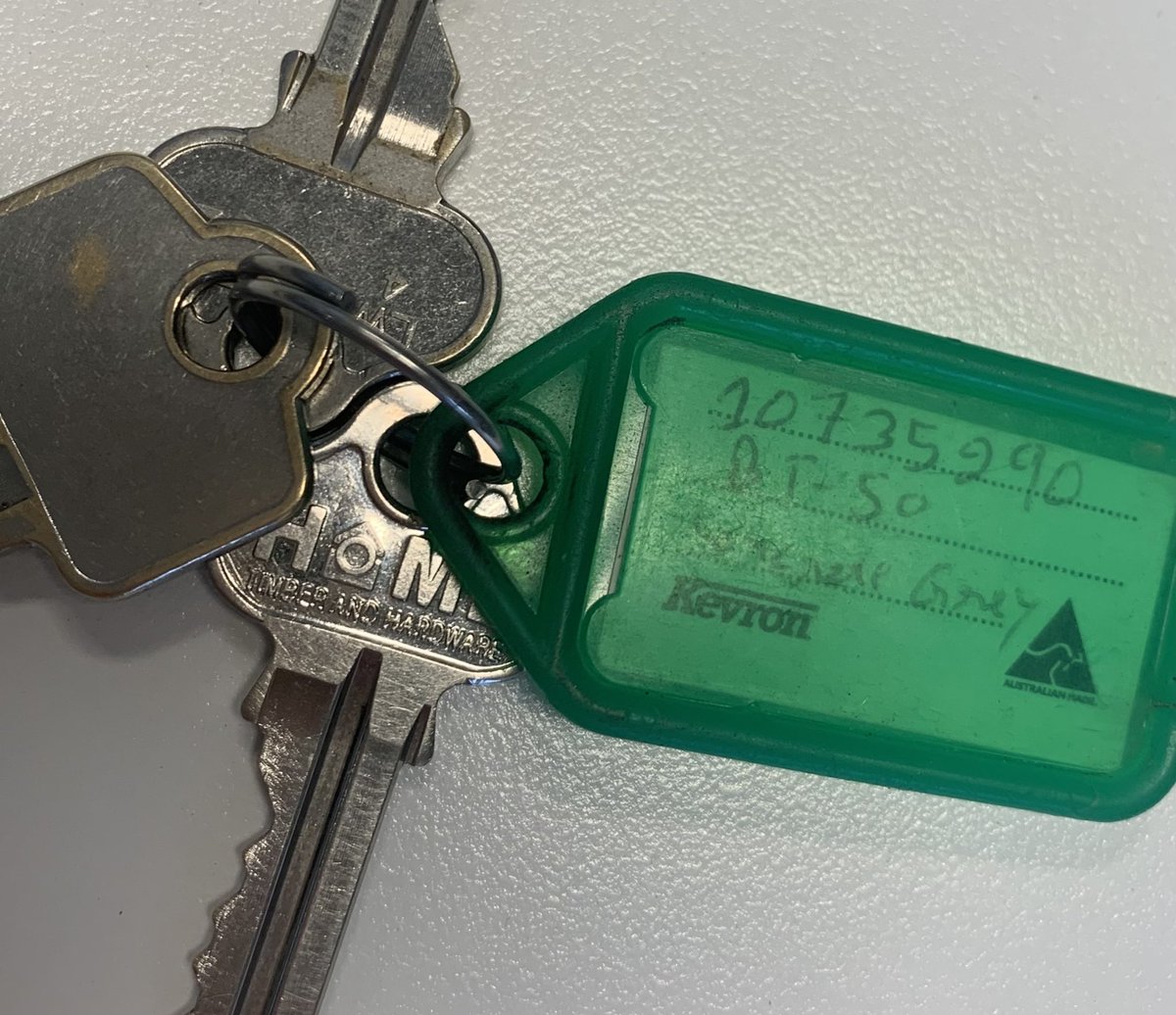 MooraPol's tweet image. Moora Police have your keys. 3 keys on tag.   Please call in and collect them. #fb #keysfound #collectyourkeys