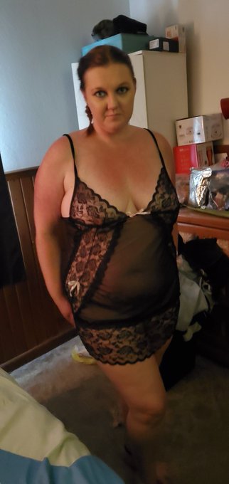 Violet Lemony’s pics and videos