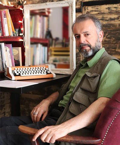 hsalihzengin's tweet photo. Ah,  yazmak ne zormuş!Müslüman, insan, şair, yazar ve çocukların dostu,sevgili abim Mevlâna İdris bu gece K.Maraş'ta tedavi gördüğü hastanede Rabbine kavuştu.Allah'ım onu meleklerle karşılayıp cennet bahçelerinde ağırlasın. Acımız tarifsiz.. Hepimizin başı sağolsun.Dua, dua, dua! https://t.co/ZKhSasRV0d