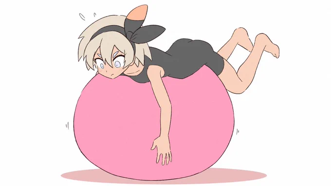 バランスボールに乗るサイトウちゃん 