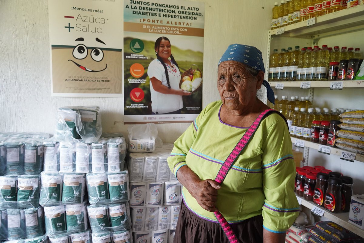 SegalmexDiconsa's tweet photo. El @GobiernoMX tiene la responsabilidad de garantizar la seguridad alimentaria. En dicho sentido, DICONSA oferta en sus tiendas comunitarias y tiendas móviles la #CanastaBásica con un margen de ahorro promedio de 20 por ciento https://t.co/WoZBtyxGL3
