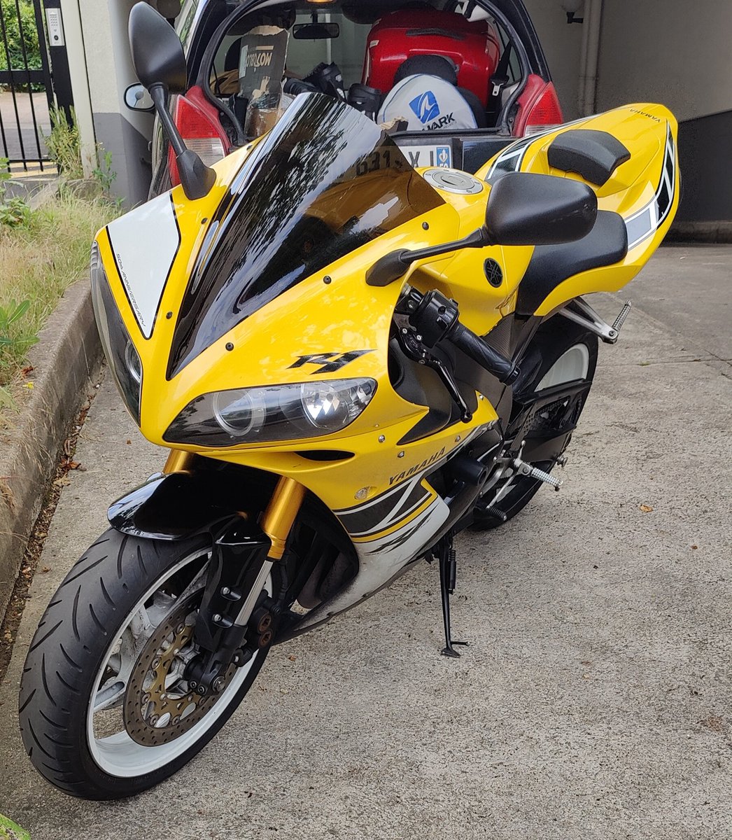ryo_saeba78's tweet photo. Bye bye ma ptite R1, jte souhaite une longue vie #r1 #vendue #memory https://t.co/qFlaH69p19