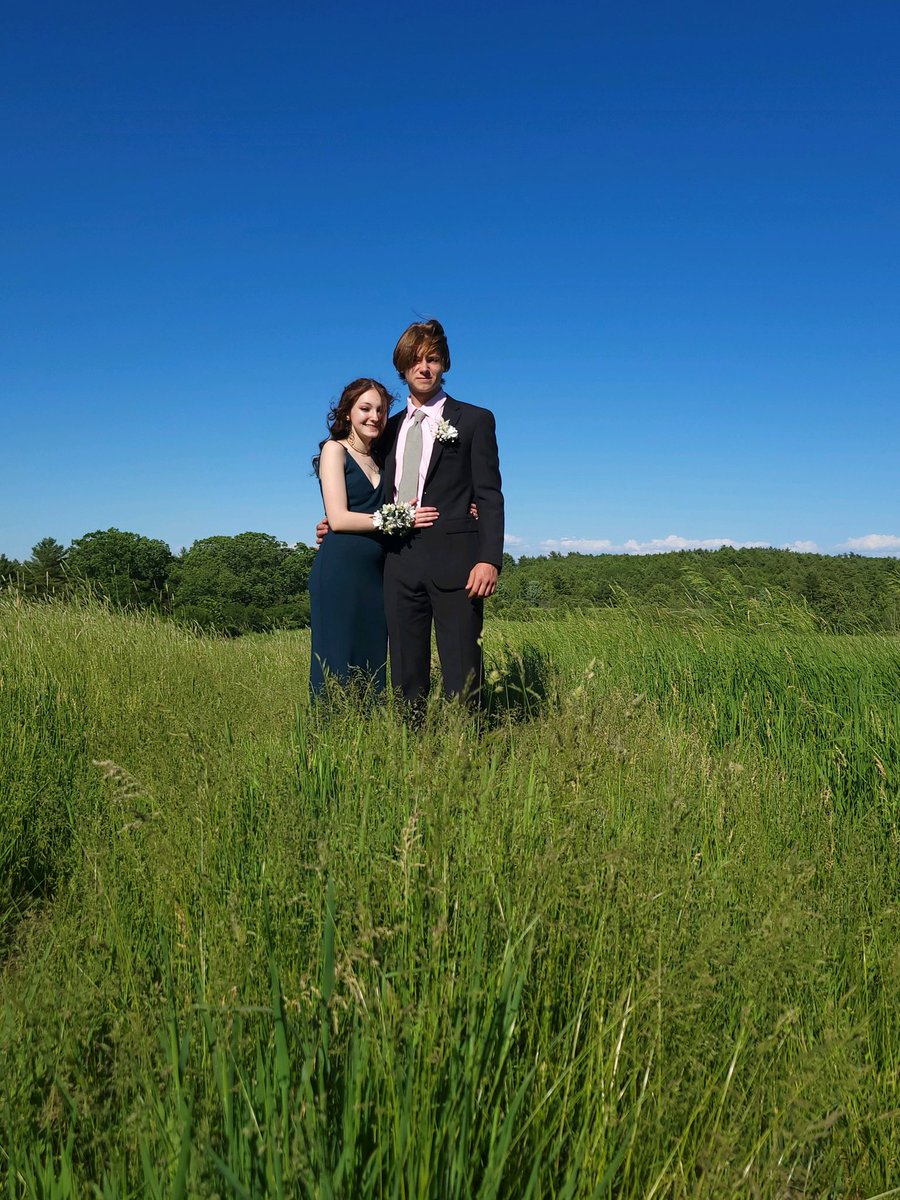allisonlangue's tweet photo. prom with mi amor <3 https://t.co/gtc8HnPuDj