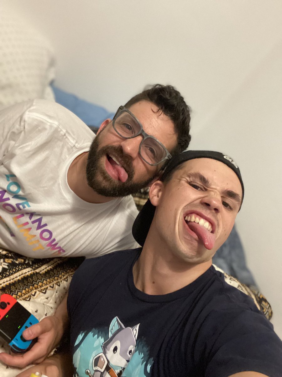 nobarkscarlet's tweet photo. Margarita wine and Mario Kart (smoked his ass) https://t.co/PcvwBYOaAq