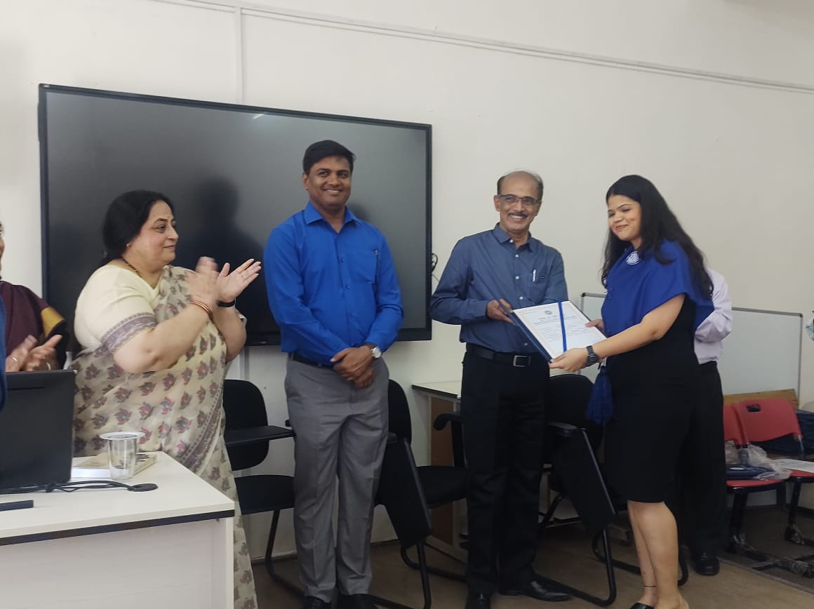 surbhigarwal's tweet photo. What seemed like a distant dream, is now in my hands! So proud of myself for this! Journey that was struck by unprecedented pandemic churned out in the best way that it could, thankful to @IIMC_India
#postgraduated #IIMCConvocation2022 https://t.co/Yse0bibSuD