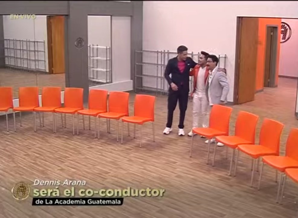 DennistasOfic1's tweet photo. Pero lo orgullosxs que estamos de ti @_DennisArana 🥺💚

Será co-conductor amamos 🤧💚

#laacademia20años https://t.co/Gbi2gjdVIW