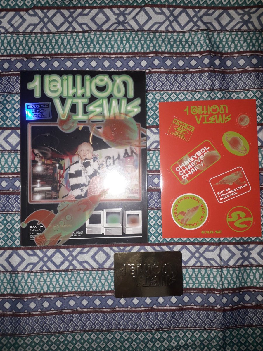 pinkjinqueen's tweet image. 2. Álbum EXO SC 1 Billion Views

Acompanha:
-cartela de adesivos 
-golden card
-mini pôster 
R$100