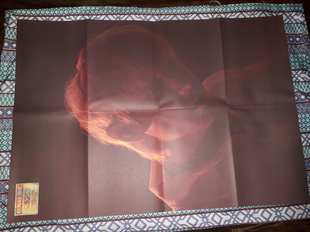 pinkjinqueen's tweet image. 2. Álbum EXO SC 1 Billion Views

Acompanha:
-cartela de adesivos 
-golden card
-mini pôster 
R$100