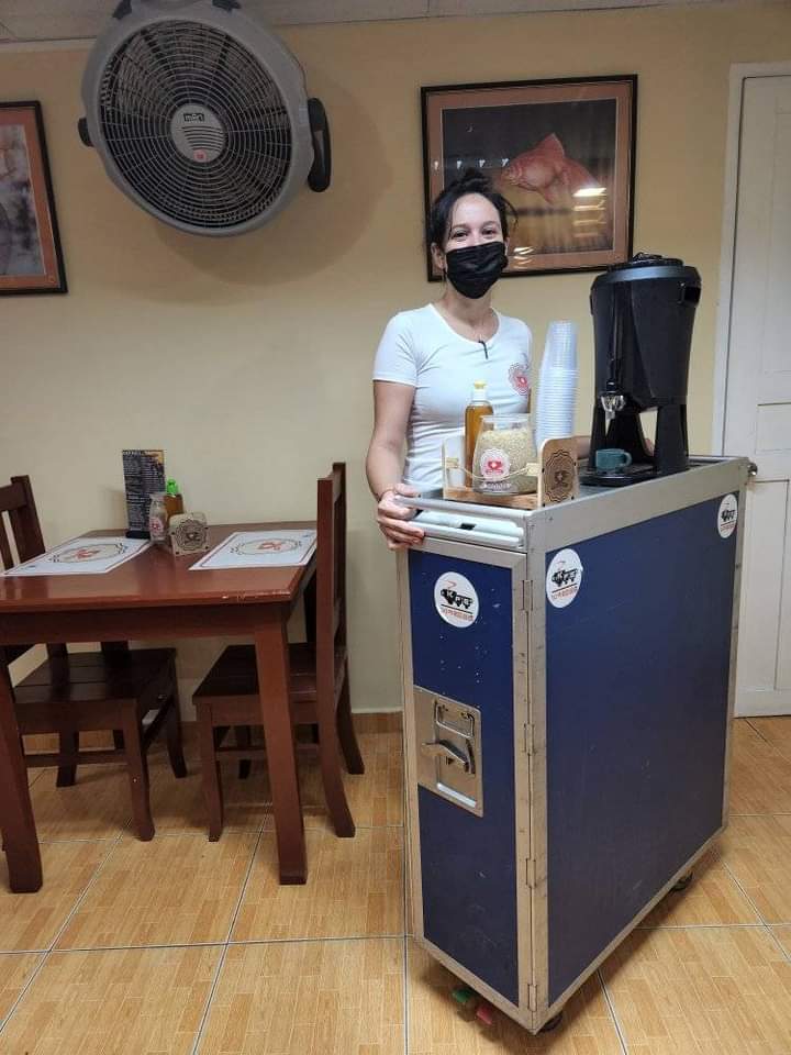 Ya está listo el carrito hoy, pronto saldrà desde la Cafetería del Hospital Faustino Pérez hacia las salas con un servicio de excelencia no solo por lo lindo y práctico, si no por como nuestros trabajadores y paciemtes lo agradecen. #MatanzasPorLaSalud
#MatancerosEnVictoria