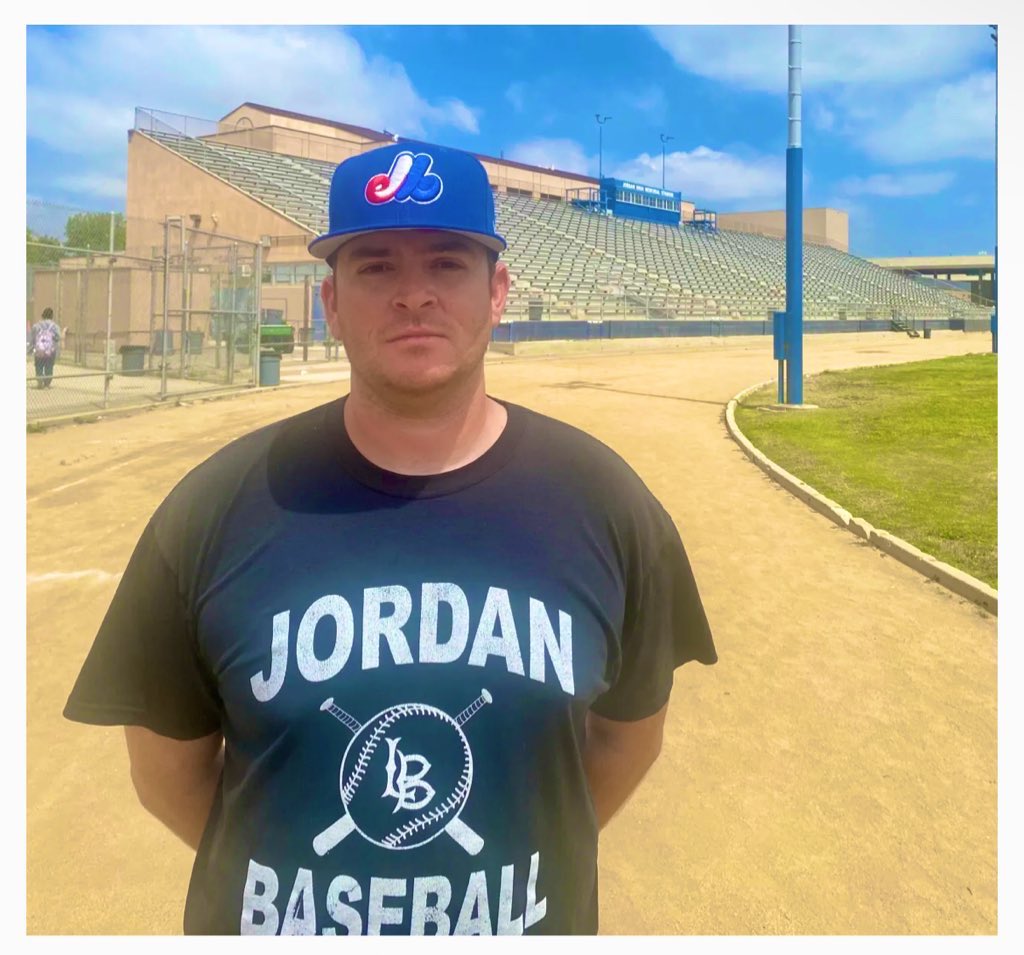 lbjordanhigh's tweet photo. Here’s a better pic💙🖤🐾
 #WelcomeHome🥲 🐾
@BermPhill9 #ProudToBeNorthLB #LBJordanHigh https://t.co/fyNrjNMatV