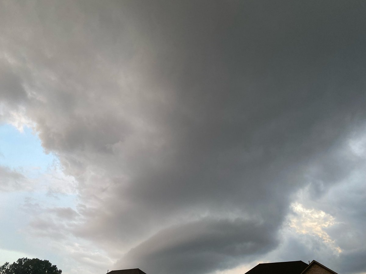 JustinReidMusic's tweet photo. @JoelBarnes13 @WBBJ7Weather  Medina 8:10pm https://t.co/HY4D7yQYfP