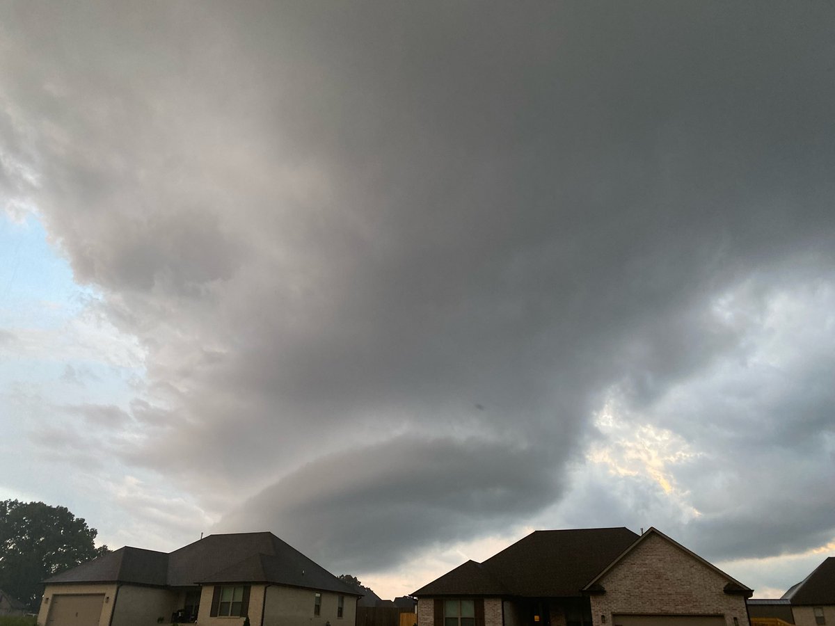 JustinReidMusic's tweet photo. @JoelBarnes13 @WBBJ7Weather  Medina 8:10pm https://t.co/HY4D7yQYfP