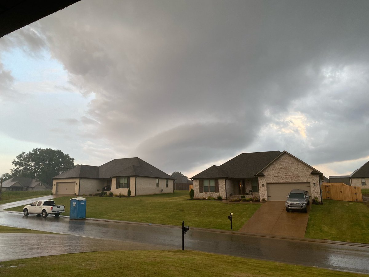 JustinReidMusic's tweet photo. @JoelBarnes13 @WBBJ7Weather  Medina 8:10pm https://t.co/HY4D7yQYfP