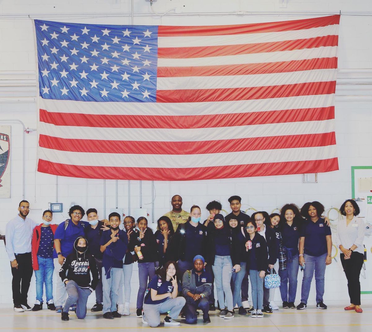 MS80Hawks's tweet photo. A special thank you to the @42ndinfantrydivision at @macarthurairport , for hosting some of our aviation students today! It was great to get some of our #MS80Hawks inside some #UH60 #BlackHawkHelicopters #USArmy #NationalGuard @usarmy #SoarToExcellence https://t.co/aw1s9gKwQJ