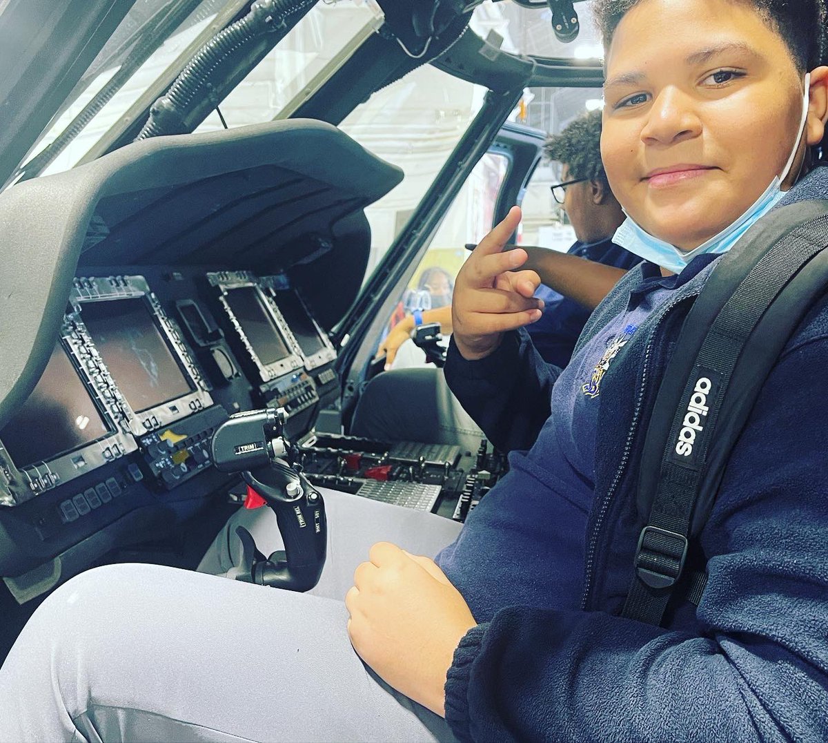 MS80Hawks's tweet photo. A special thank you to the @42ndinfantrydivision at @macarthurairport , for hosting some of our aviation students today! It was great to get some of our #MS80Hawks inside some #UH60 #BlackHawkHelicopters #USArmy #NationalGuard @usarmy #SoarToExcellence https://t.co/aw1s9gKwQJ