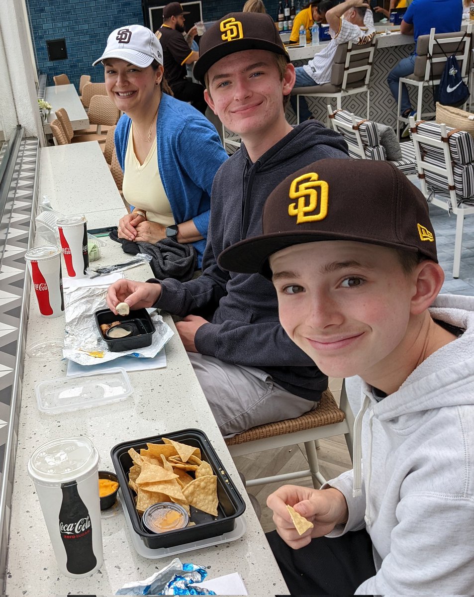 symBrendan's tweet photo. Let's go, Padres! #TimeToShine https://t.co/PBJXFgLQ18