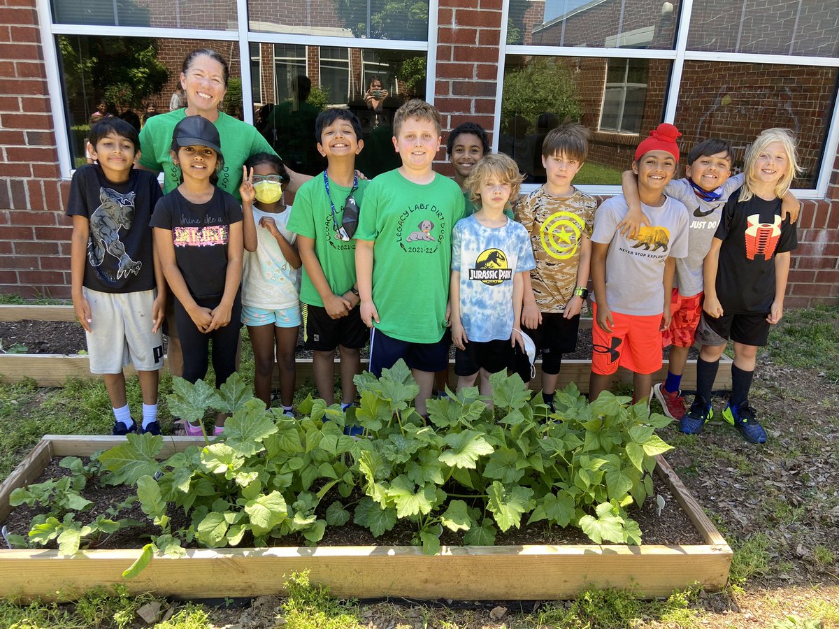 agmteach's tweet photo. @LCPSLegacy Last Day with the fabulous dirt dog garden club. It’s been wonderful working with all these great green thumb kids and so happy to have Ms.Scanga and Ms. Wiltshire with me! https://t.co/mBiyLS9YdR