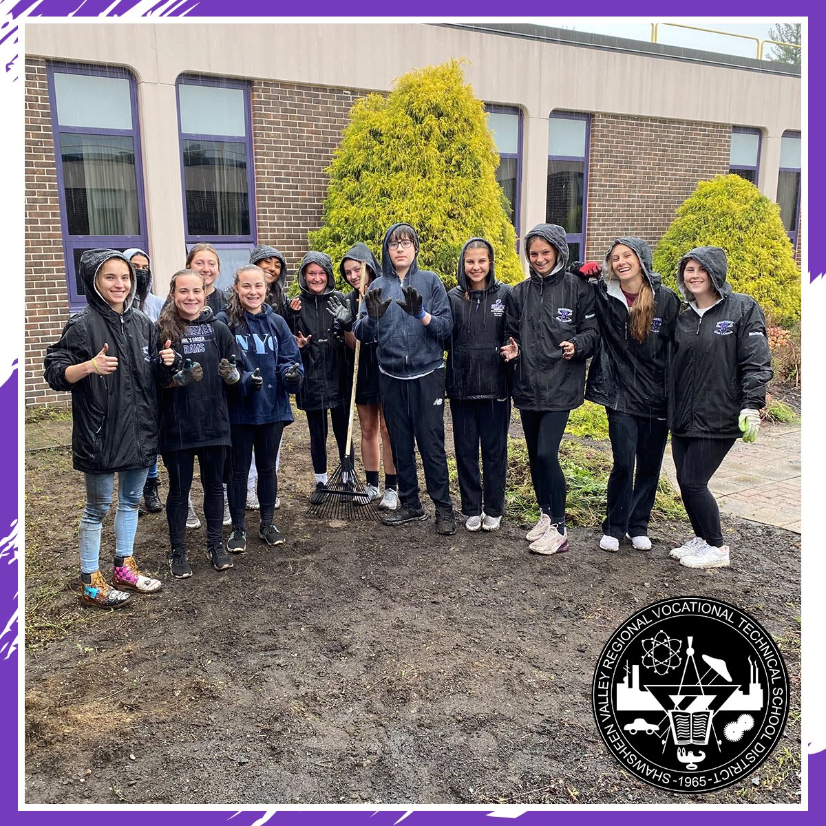 shawtech_hs's tweet photo. The memorial garden revitalization project is underway! Who knew over a dozen students and staff would show up the day after graduation and IN THE RAIN ☔️ to stick to this project timeline. Stay tuned for future progress photos! #weareshawsheen #shawsheensuccess #shawtechpride https://t.co/3TIgcsbKKM