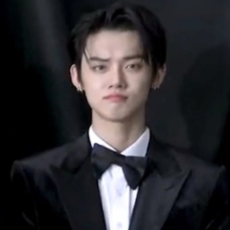 to_to0304's tweet photo. 우리 연준이 눈썹진짜 잘쓴다요🤨 https://t.co/XN6mGxRw3I