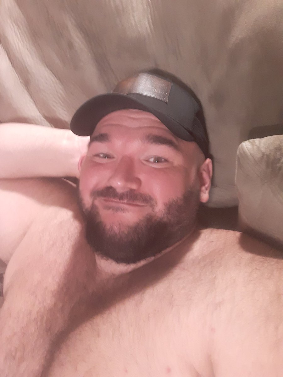 UrsusRexXIII's tweet photo. Relaxing after the first day back at the old job. Got 3 weeks of early mornings for "training" then it's back to the #callflow I know. #MondayMood #Marketplace #thankyouforcalling #Pride2022 https://t.co/rEAkOgC0Ma
