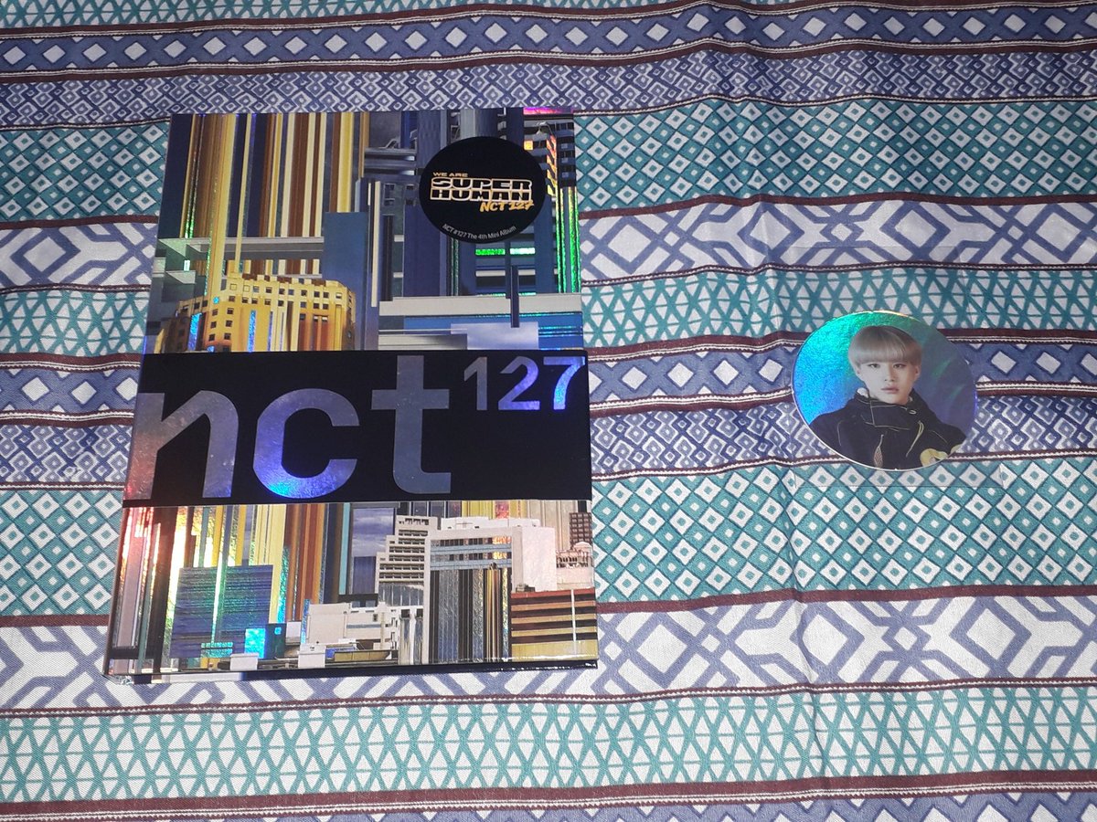 pinkjinqueen's tweet image. 8. Álbum NCT 127  Super Human

Acompanha:
-circle Jungwoo 
R$90