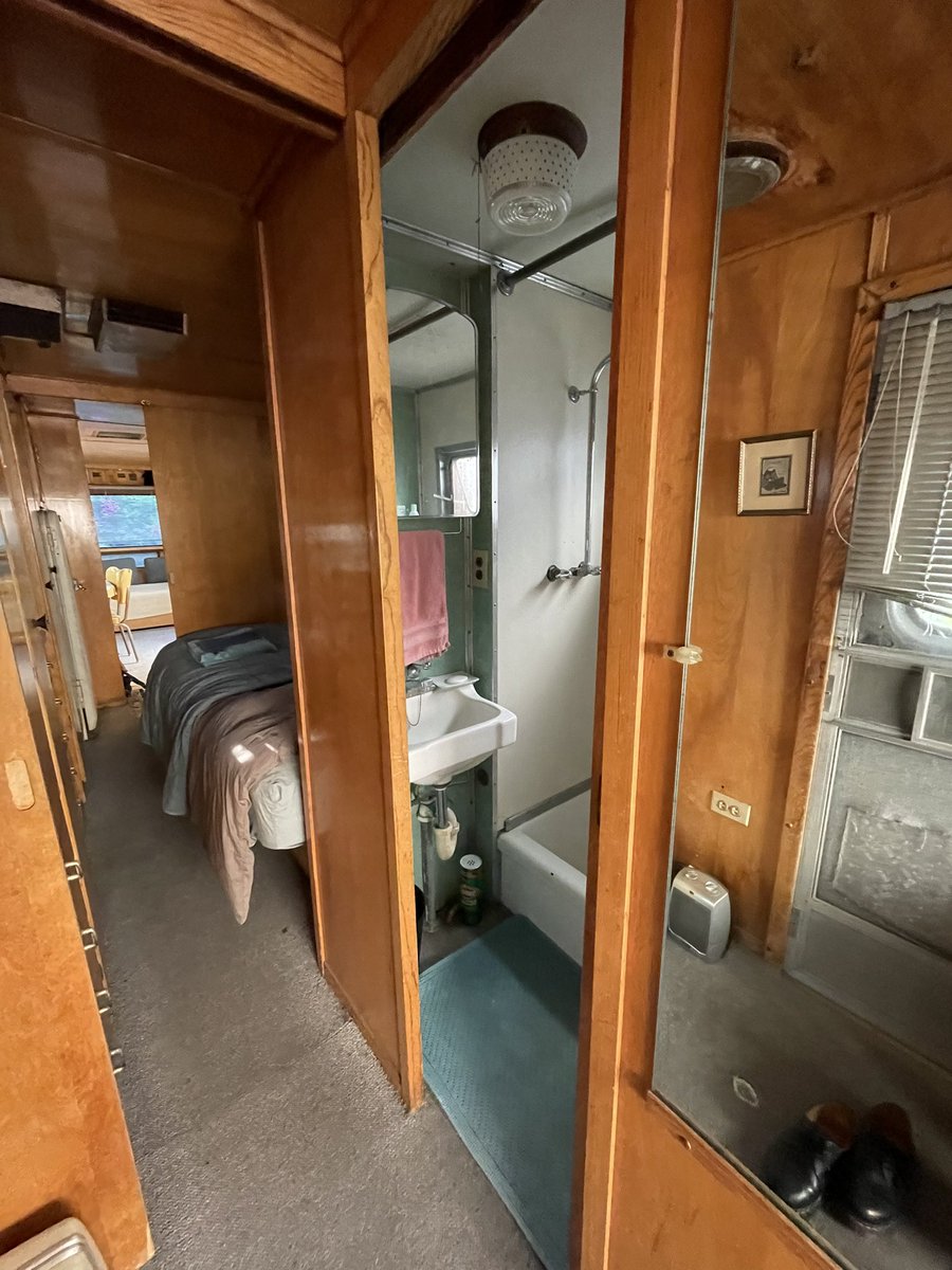 isomaltol's tweet photo. a purple sweet potato sourdough for my hosts, brought all the way from Baltimore! 

I once again am staying in the vintage spartan trailer home parked at the museum of Jurassic technology. https://t.co/tdygOWAQuI