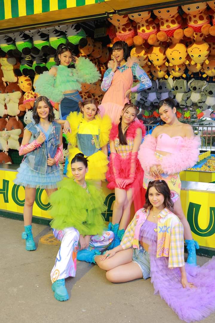 BiniSheenaOFC's tweet photo. Don’t forget to stream @BINI_ph's Pit A Pat on Spotify and YouTube, Blooms! 💜
Spotify: https://t.co/RsATJazc5L
Special Performance Video: https://t.co/pCojQsIP0c
#BINI_PitAPat
#BINISummerSingle
#BINI @BINI_ph https://t.co/vb07TzbRTR