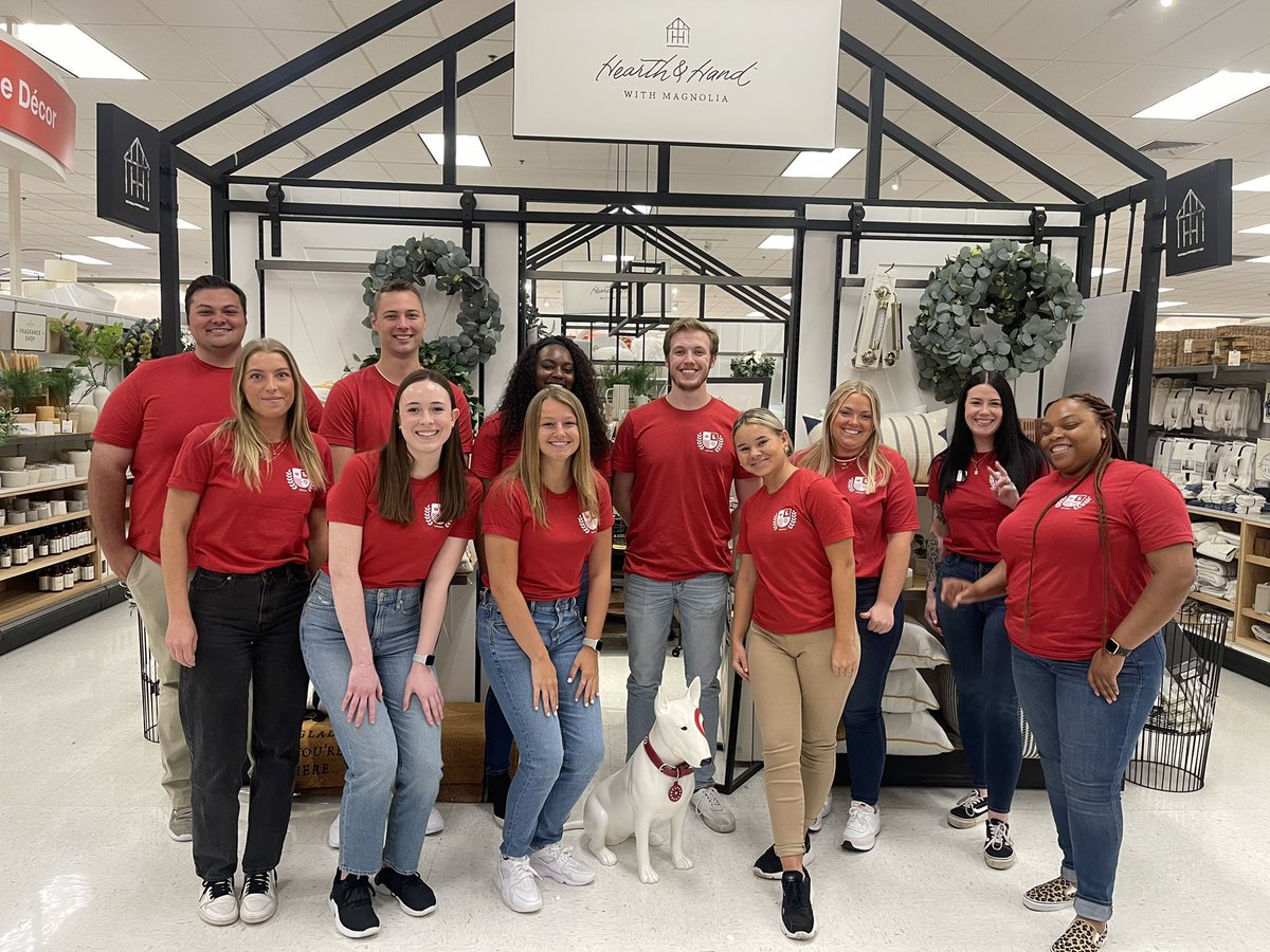 🎉 Excited to co-host my first 🎯 Intern Kick off! Can’t wait to see these future leaders in action during their Target Journey! #TargetInterns #FutureLeaders #G195 #D148