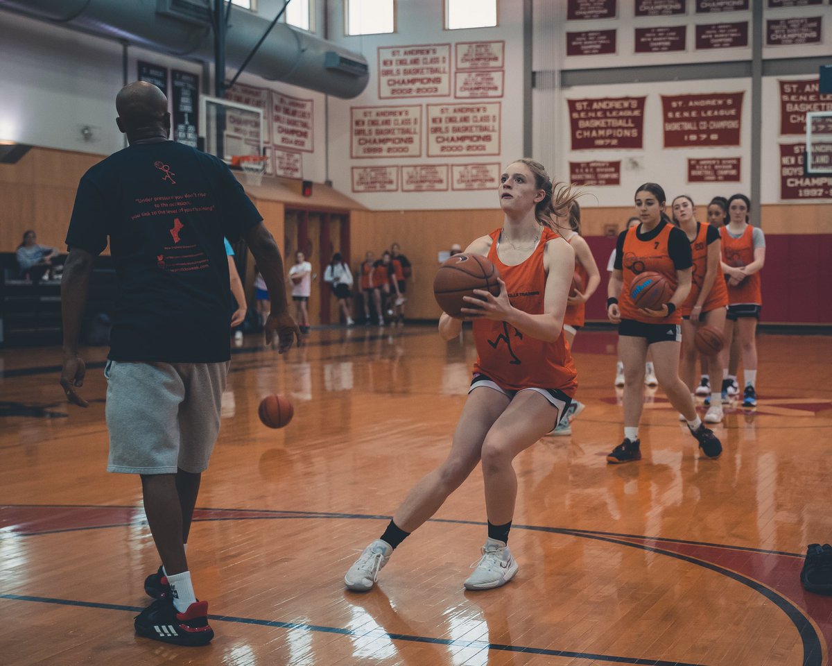 SeanSticksSmith's tweet photo. Been in Providence &amp; Boston the past 2 weekends both training &amp; supporting trainees at their respective AAU tourneys

Love the progress I’m seeing 

@ThaliaShepard04 
@arysheehan2025 
@gianadecesare https://t.co/TfoH0lIu6M
