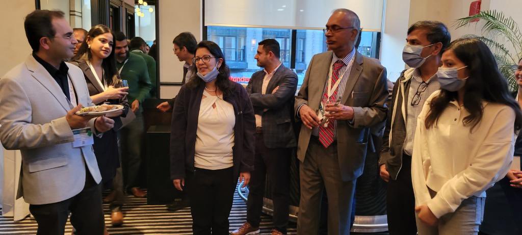 KidneyPrince's tweet photo. #ATC2022Boston #TPIO @dktransplant visiting the meeting. Good times, great fun. Thanks to Dr. Hariharan. Please tag yourselves https://t.co/CPfc0rw3Zt