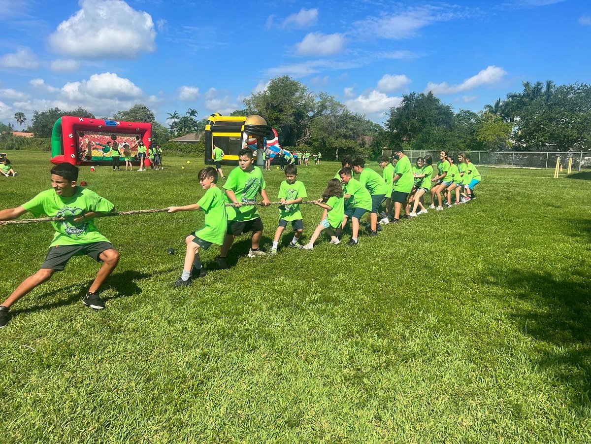 jdgjaguars's tweet photo. Fun day for our 5th grade students!#MakingMemories #readyformiddleschool #5thgrade @jdgjaguars @MDCPSSouth @SuptDotres https://t.co/64QxNpHZJ3