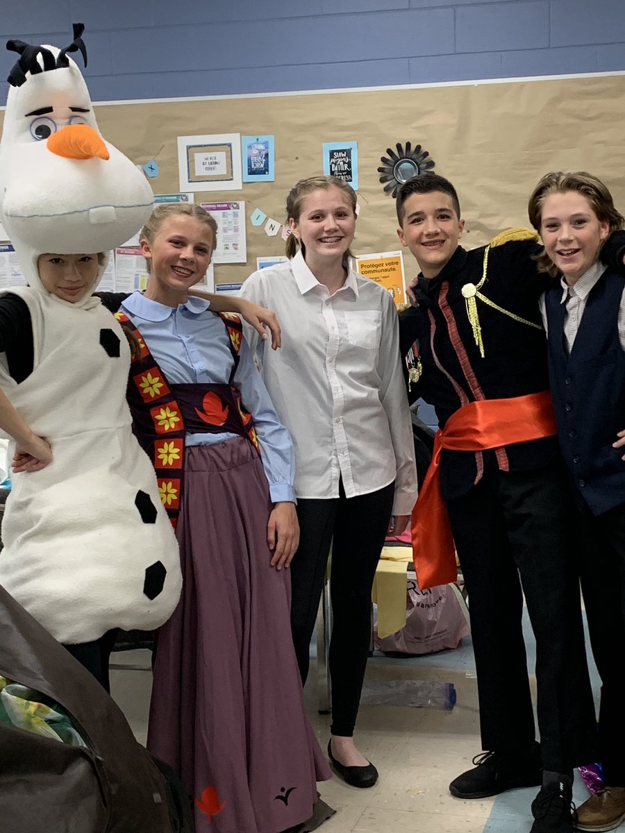 Look at the great things currently happening again at Sandwich West Public School!!! 
⭐️ Frozen production! 🥳