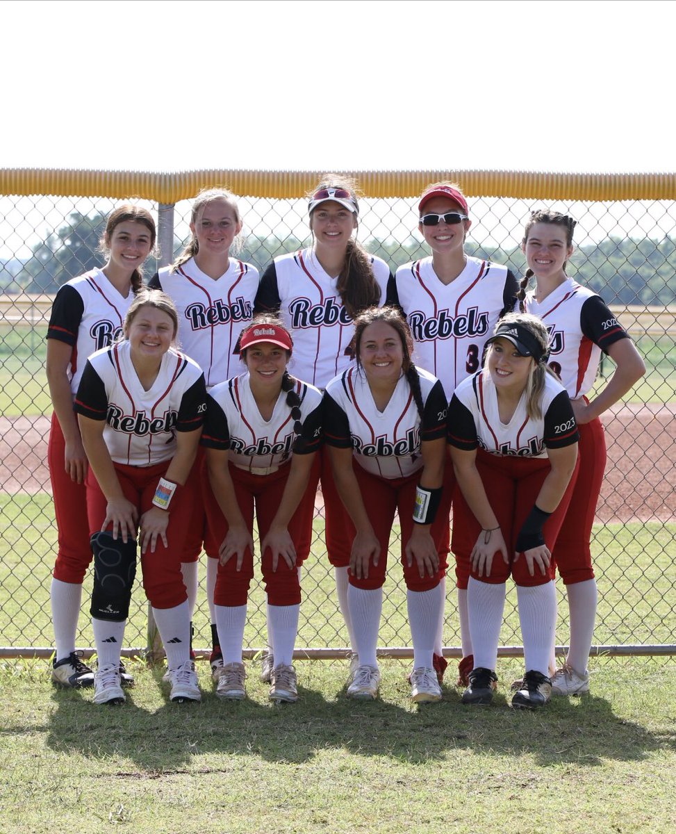 These ladies have blown us away two weekends in a row with their grit, determination and never-surrender attitudes! They’re on their way to a successful season! Keep up the great work! 🙌🏻❤️🖤🥎