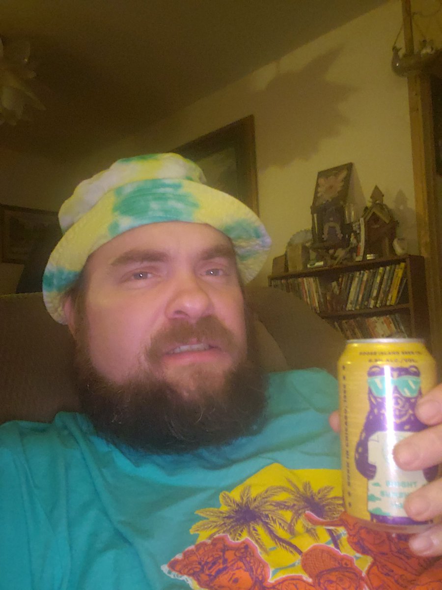 CouchManBakes's tweet photo. Pineapple Express and some hazy ipa. It's a good night. #canabiscomunity https://t.co/9tVuXCpuIB