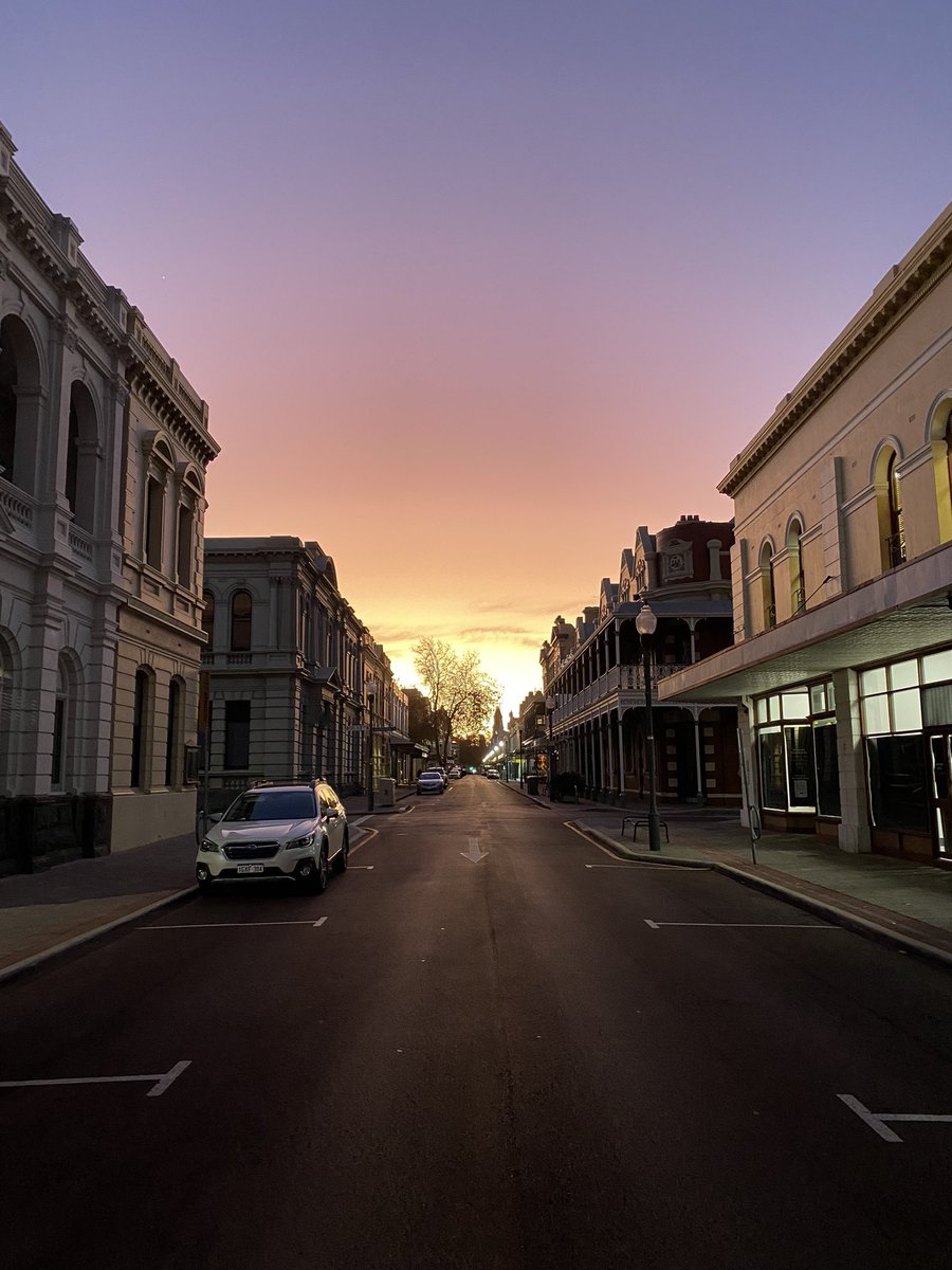 davharro's tweet photo. Good morning Fremantle @notredameaus https://t.co/pyUkf4Wanu