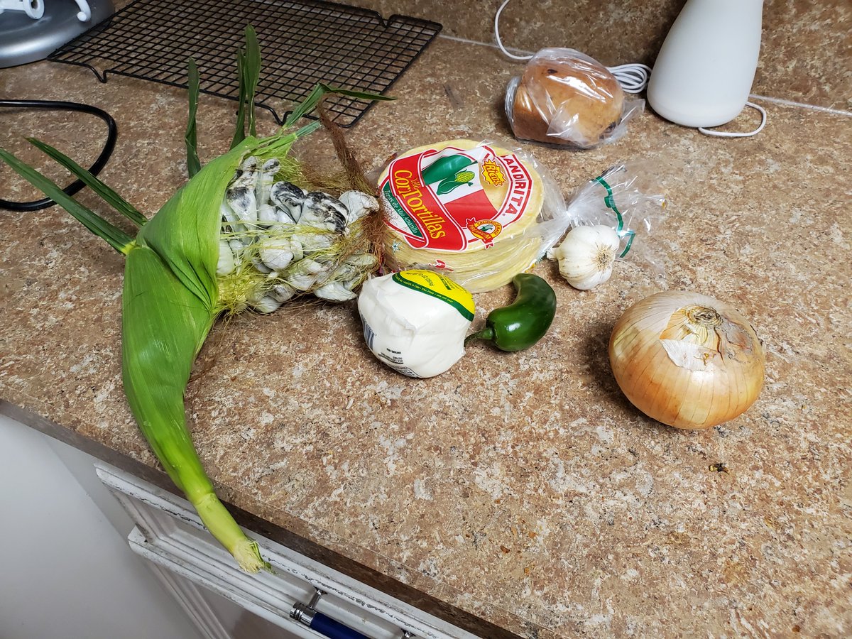 Finally tired eating corn smut today. I prefer it to regular white mushrooms. Quite tasty!

Even though it looks weird I like the idea that I'm eating something that eats living things over decaying things. 
#TryNewThings