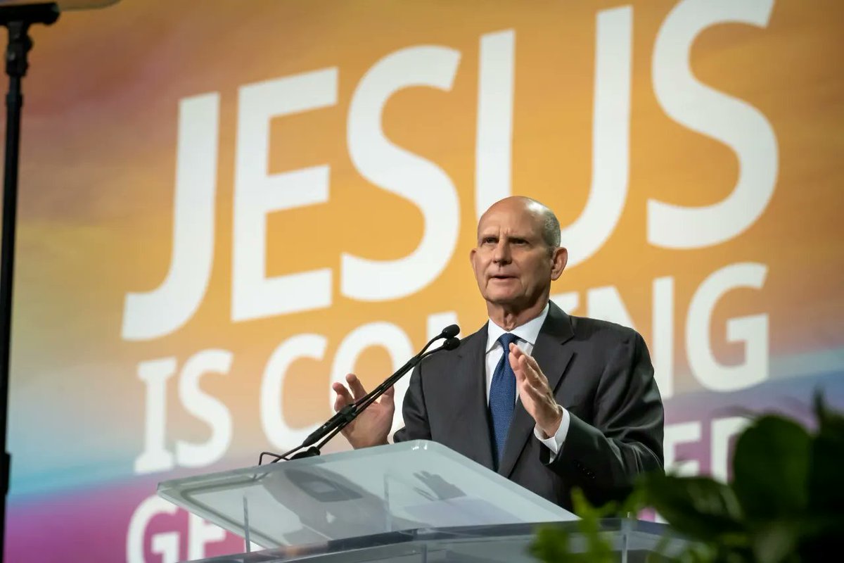 iasdsudamerica's tweet photo. El pastor Ted Wilson (@pastortedwilson) es elegido para un nuevo mandato como presidente mundial adventista. El comité de nominaciones propuso y el plenario de la asamblea mundial adventista aceptó la propuesta la noche de este lunes 6 de junio. #GCSession https://t.co/OQtVoFaDpx