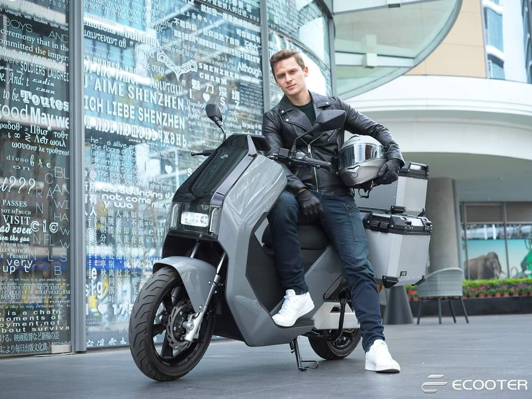 Ecooterofficial's tweet photo. Discover every corner of your city in a new way!
Emission-free, sustainable and mobile.😍
#ebike #escooter #electricmototcycle #ecomoter #ecooter #EV #E5 https://t.co/LX8luxGvRK