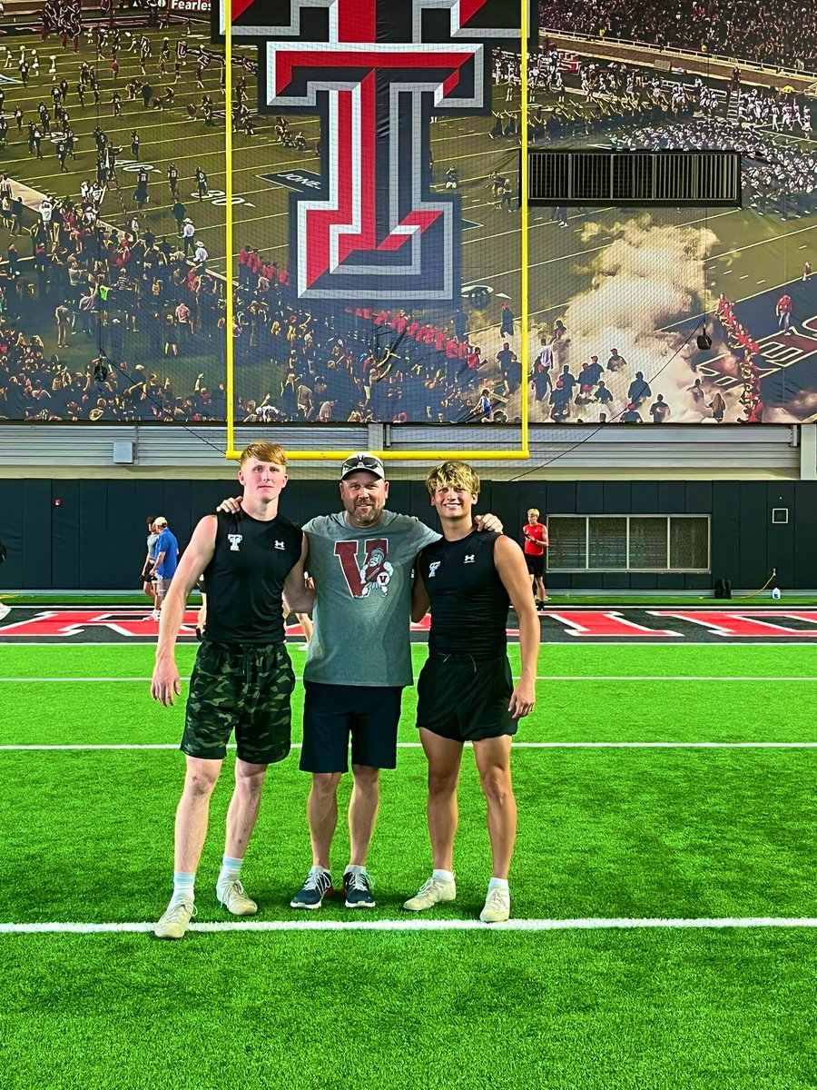 Brayden (@bradshaw_bray) on Twitter photo Great day at the <a href="/TexasTechFB/">Texas Tech Football</a> camp today. Thank you @TTU_EJones for helping out with all of us. Great day at the <a href="/TexasTechFB/">Texas Tech Football</a> camp today. Thank you @TTU_EJones for helping out with all of us.